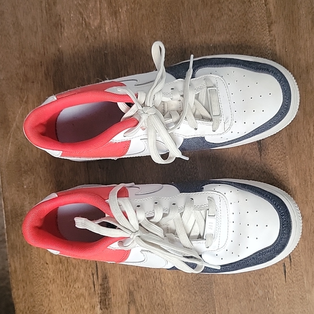 Boys size 7Y Nike Air Force 1